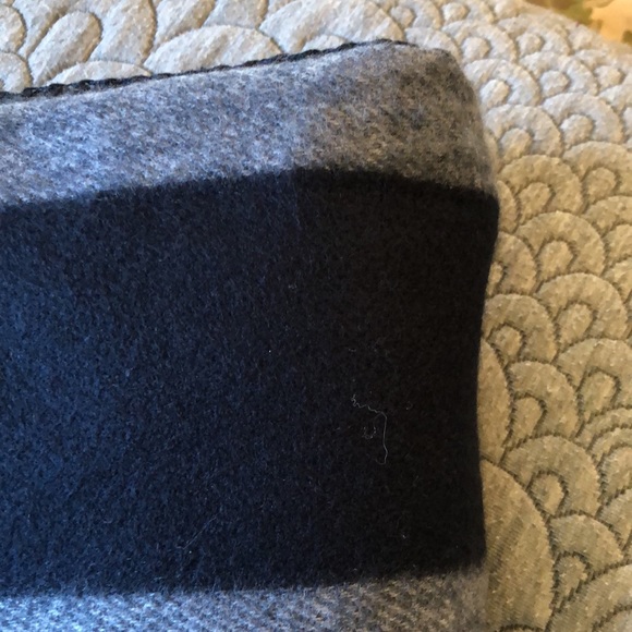 WOOLRICH Size OSFA Poncho Wrap - Blanket wrap PLAID Gray & Black $118 NEW - Picture 16 of 16